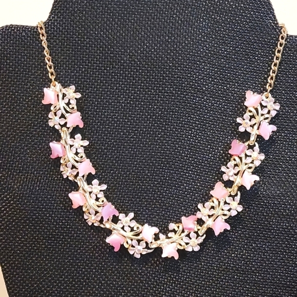 Vintage Jewelry - Vintage Pink Purple Thermoset Necklace Gold Tone Necklace Floral Choker 15"